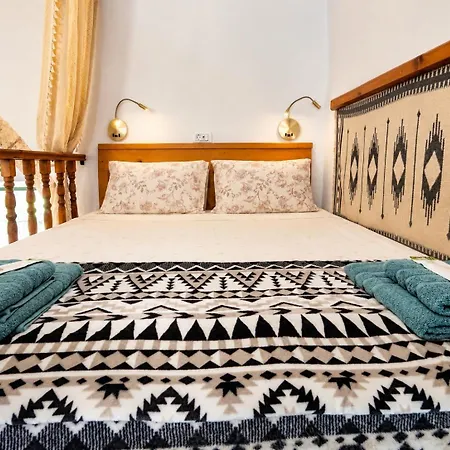 Floura's Kamariko - Authentic Rhodian Apartman